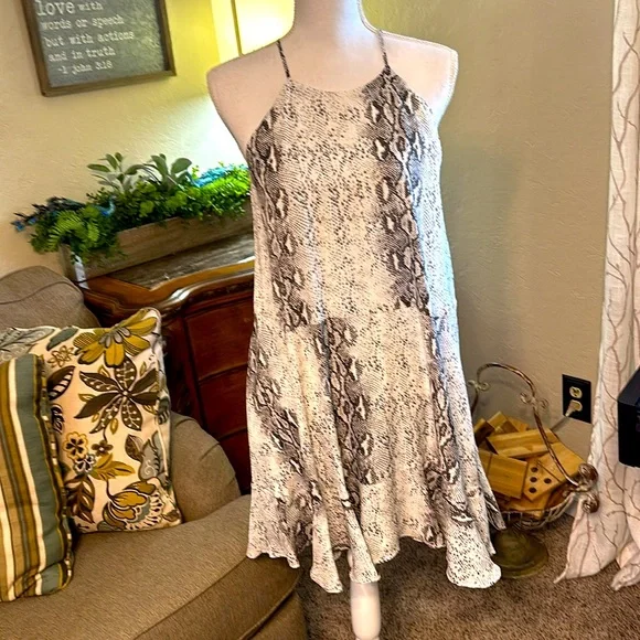 Mare Mare Anthropologie Snakeskin Mini dress with pockets Large worn once - Picture 4 of 15